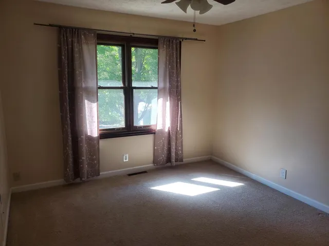 $249,900 | 23 Kenfield Circle, Bloomington, IL 61704