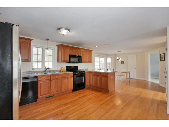 21 Bear Hill Road Pelham, NH 03076 - Photo 10 of 32