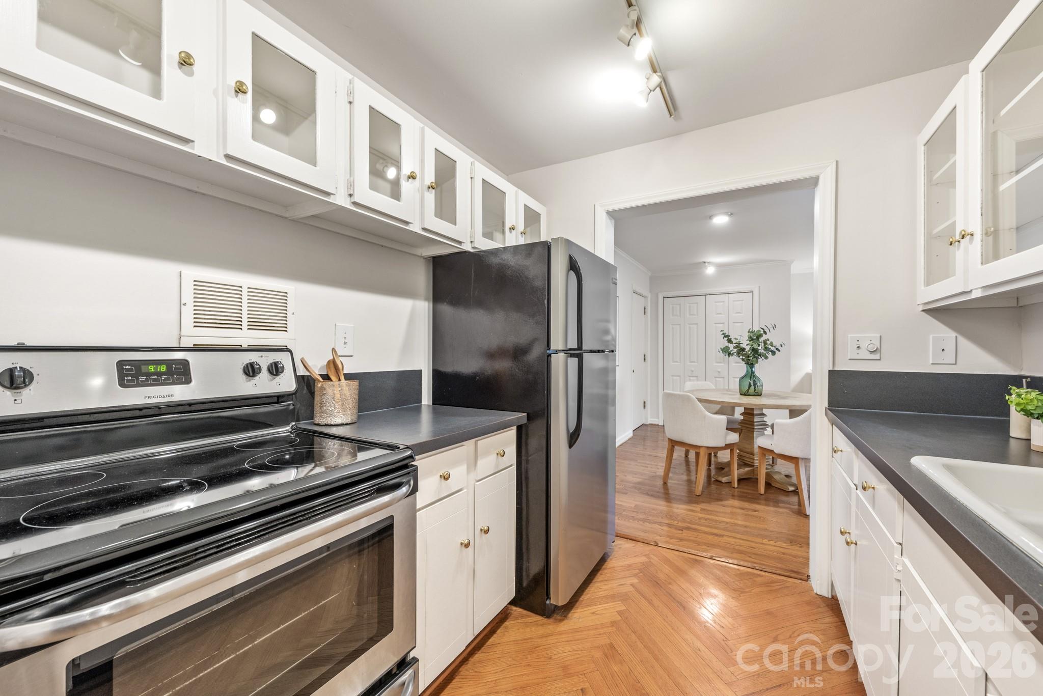 1323 Queens Road, Unit 321 Charlotte, NC 28207 - Photo 11 of 30
