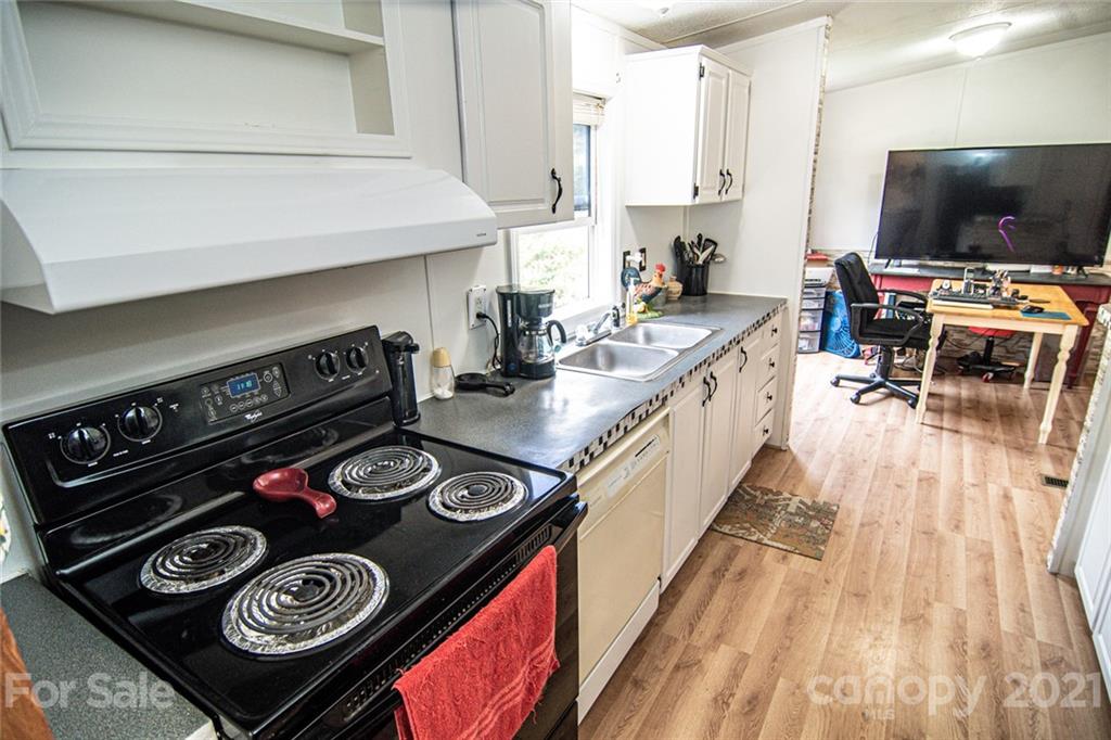 5325 Joyce Road Fort Lawn, SC 29714 - Photo 7 of 17 Gallery Image 7