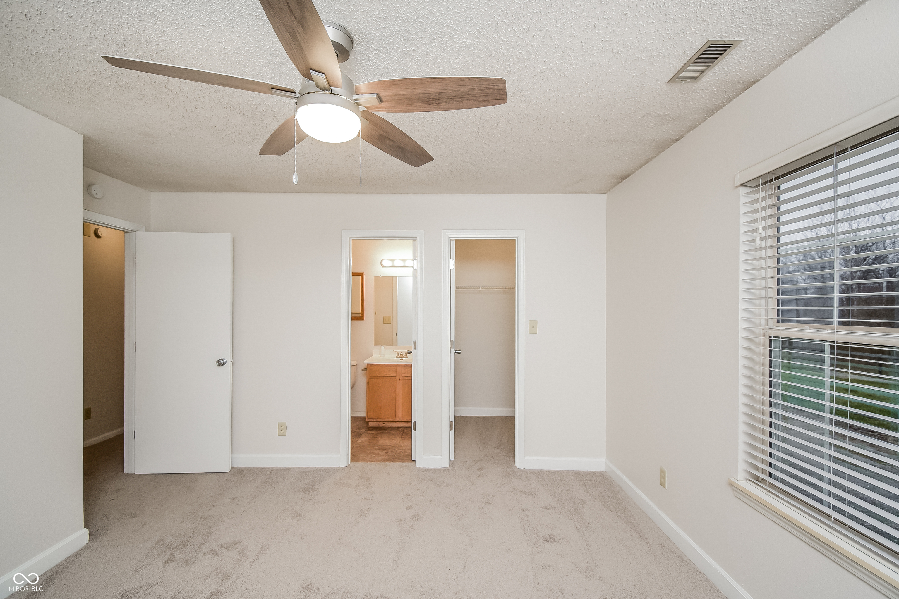 5378 Milhouse Road Indianapolis, IN 46221 - Photo 4 of 16