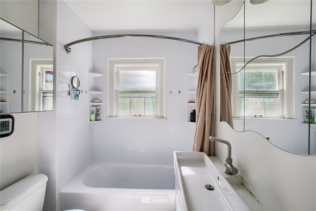 1603 Davis Avenue South Renton, WA 98055 - Photo 6 of 9 Gallery Image 6