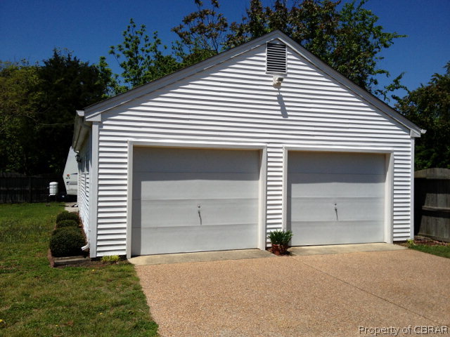 7405 England Road Gloucester Point, VA 23062 - Photo 4 of 28