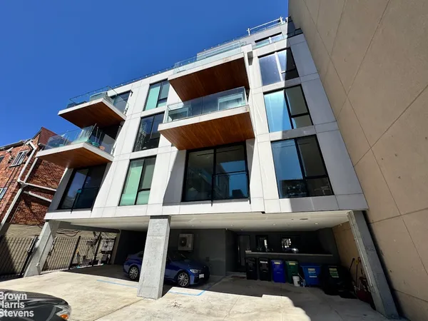$660,000 | 23-10 30th Drive, Unit 2A | Astoria