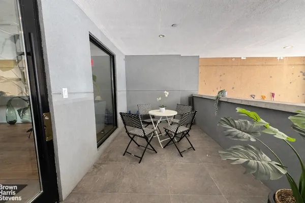 $660,000 | 23-10 30th Drive, Unit 2A | Astoria