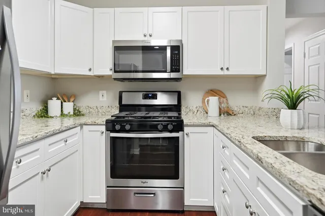 $349,400 | 12108 Tullamore Court, Unit 204, Lutherville-Timonium, MD 21093