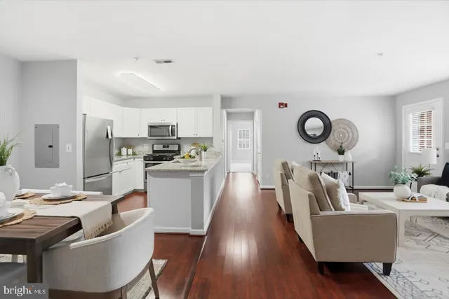 $349,400 | 12108 Tullamore Court, Unit 204, Lutherville-Timonium, MD 21093