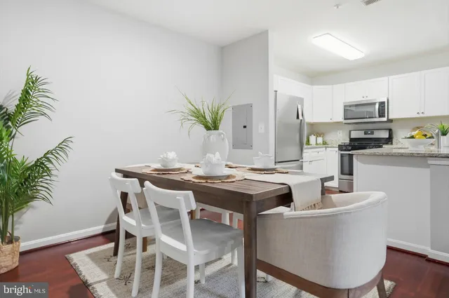 $349,400 | 12108 Tullamore Court, Unit 204, Lutherville-Timonium, MD 21093