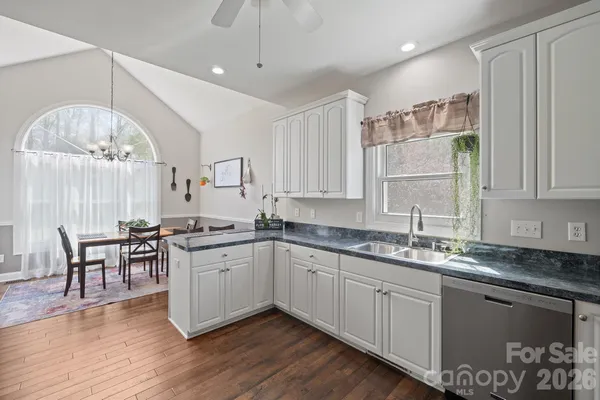 $399,900 | 408 Mooreland Drive Northeast, Conover, NC 28613