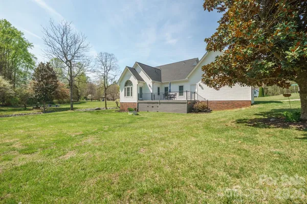 $399,900 | 408 Mooreland Drive Northeast, Conover, NC 28613