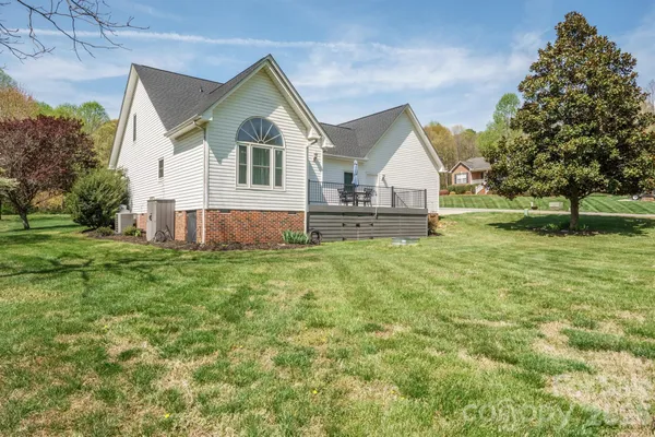 $399,900 | 408 Mooreland Drive Northeast, Conover, NC 28613