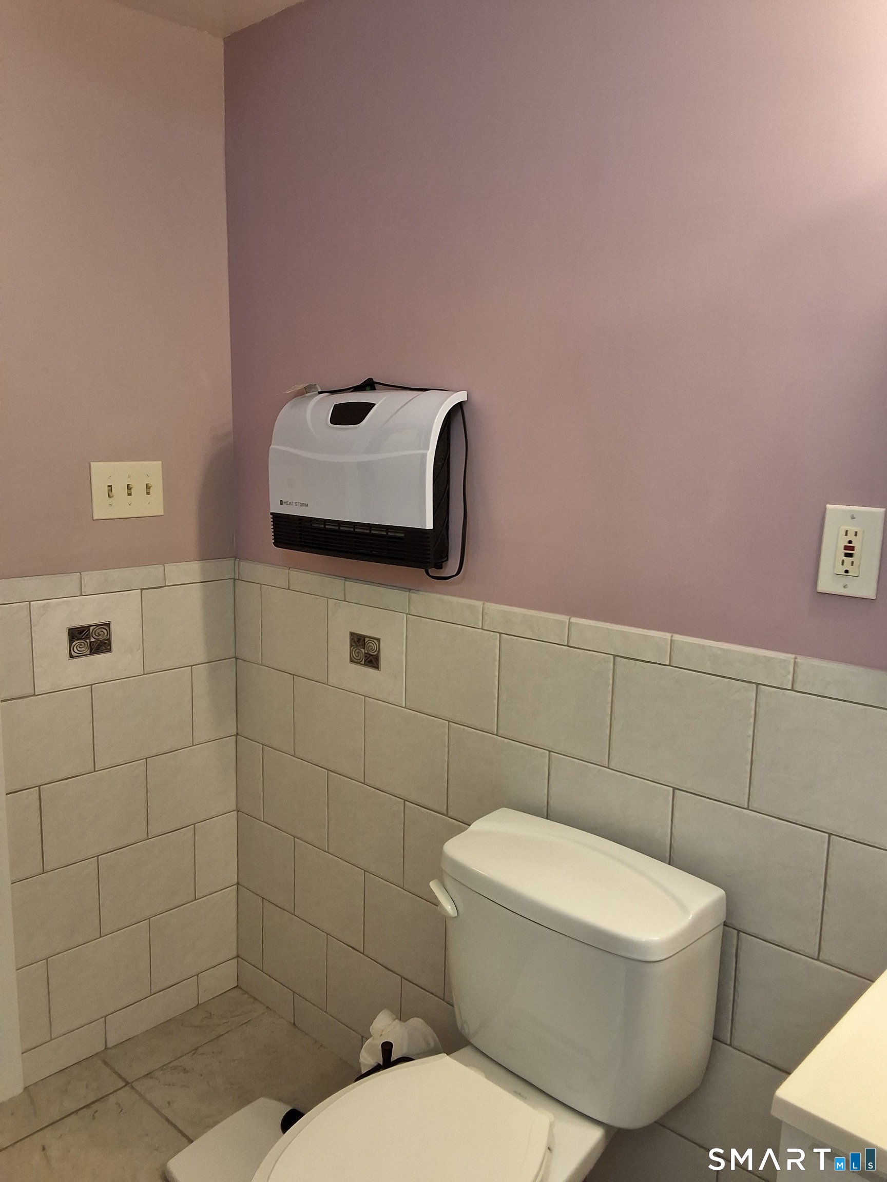 1385 Chopsey Hill Road Bridgeport, CT 06606 - Photo 19 of 39 Gallery Image 19