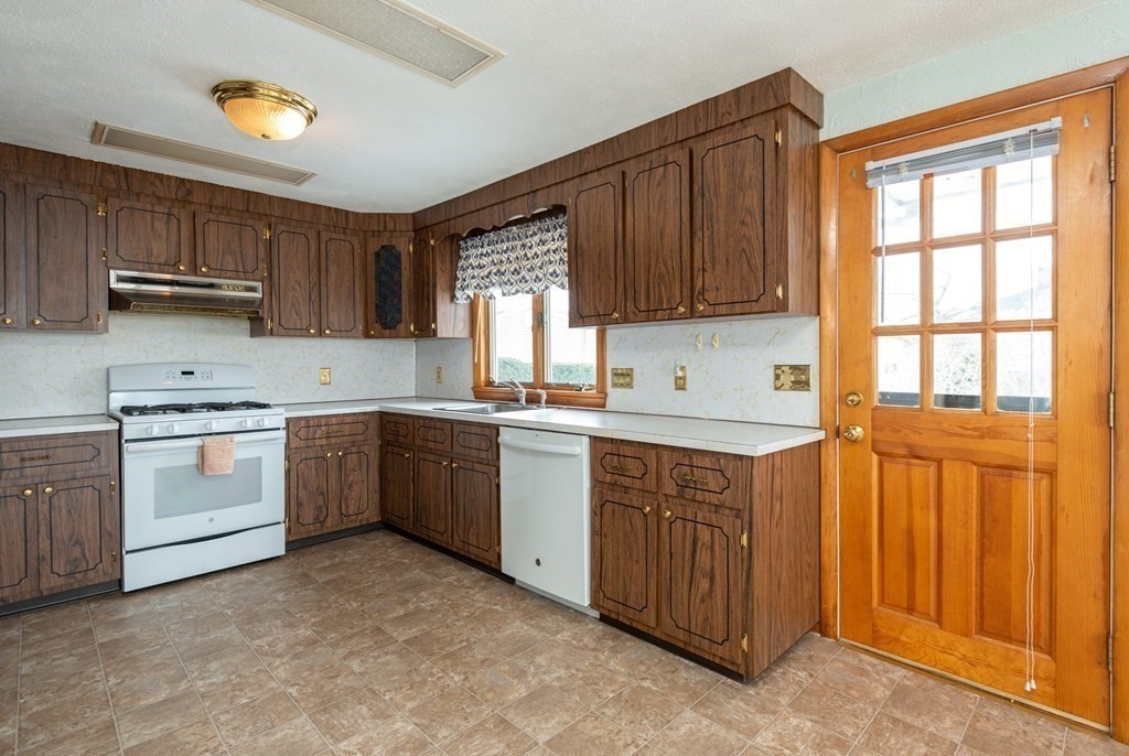 20 Rice Avenue Revere, MA 02151 - Photo 18 of 42