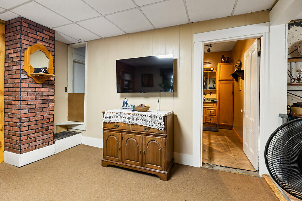 19 Spring Street Clinton, ME 04927 - Photo 23 of 49 23 den office space