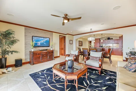 a view of a livingroom and dining room