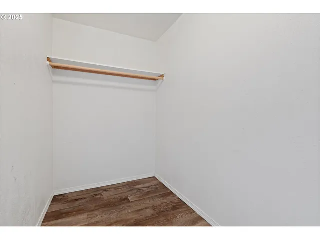 $489,000 | 665 Southeast Indian Trl Avenue, Depoe Bay, OR 97341