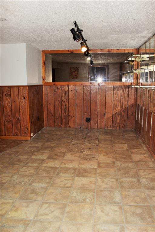 785 Center Road Pittsburgh, PA 15239 - Photo 15 of 19 Gameroom
