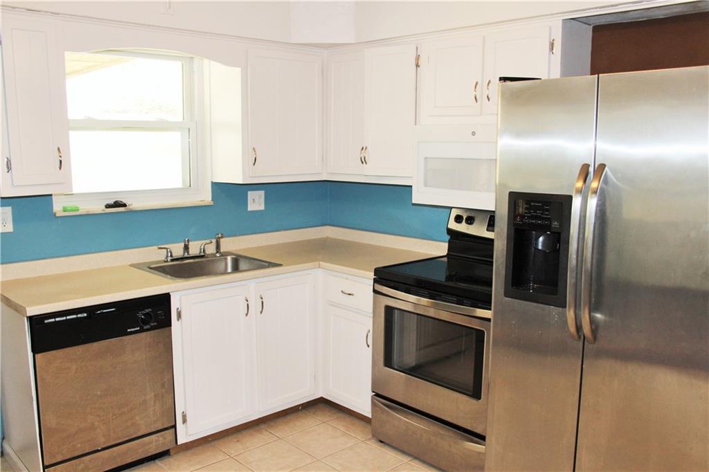 785 Center Road Pittsburgh, PA 15239 - Photo 6 of 19 Gallery Image 6