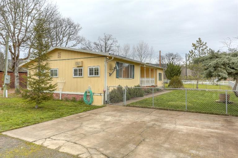 16110 Jones Road White City, OR 97503 - Photo 5 of 32 Additional Photo