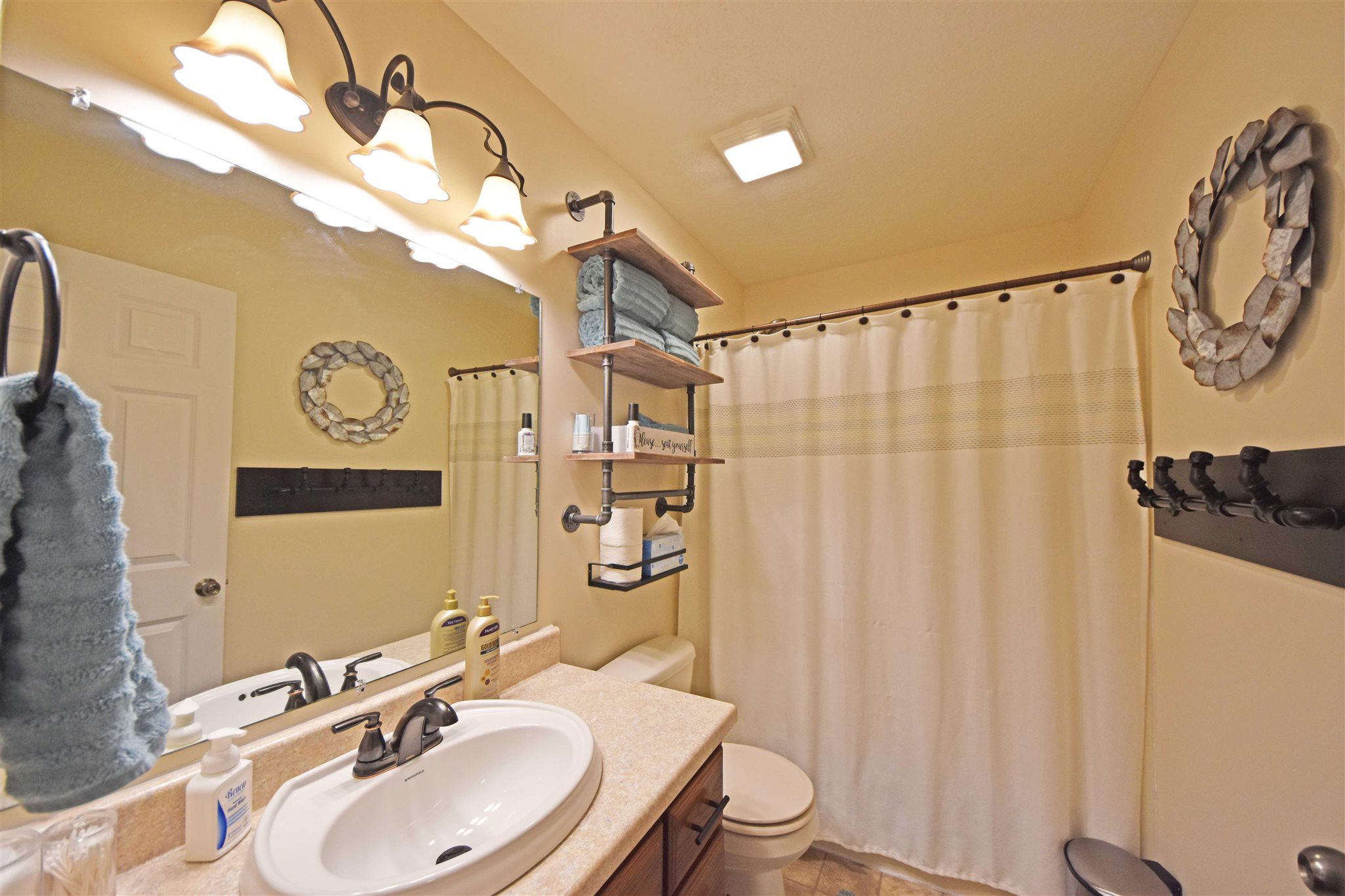 253 West Lamont Road Huntington, IN 46750 - Photo 27 of 36 Gallery Image 27