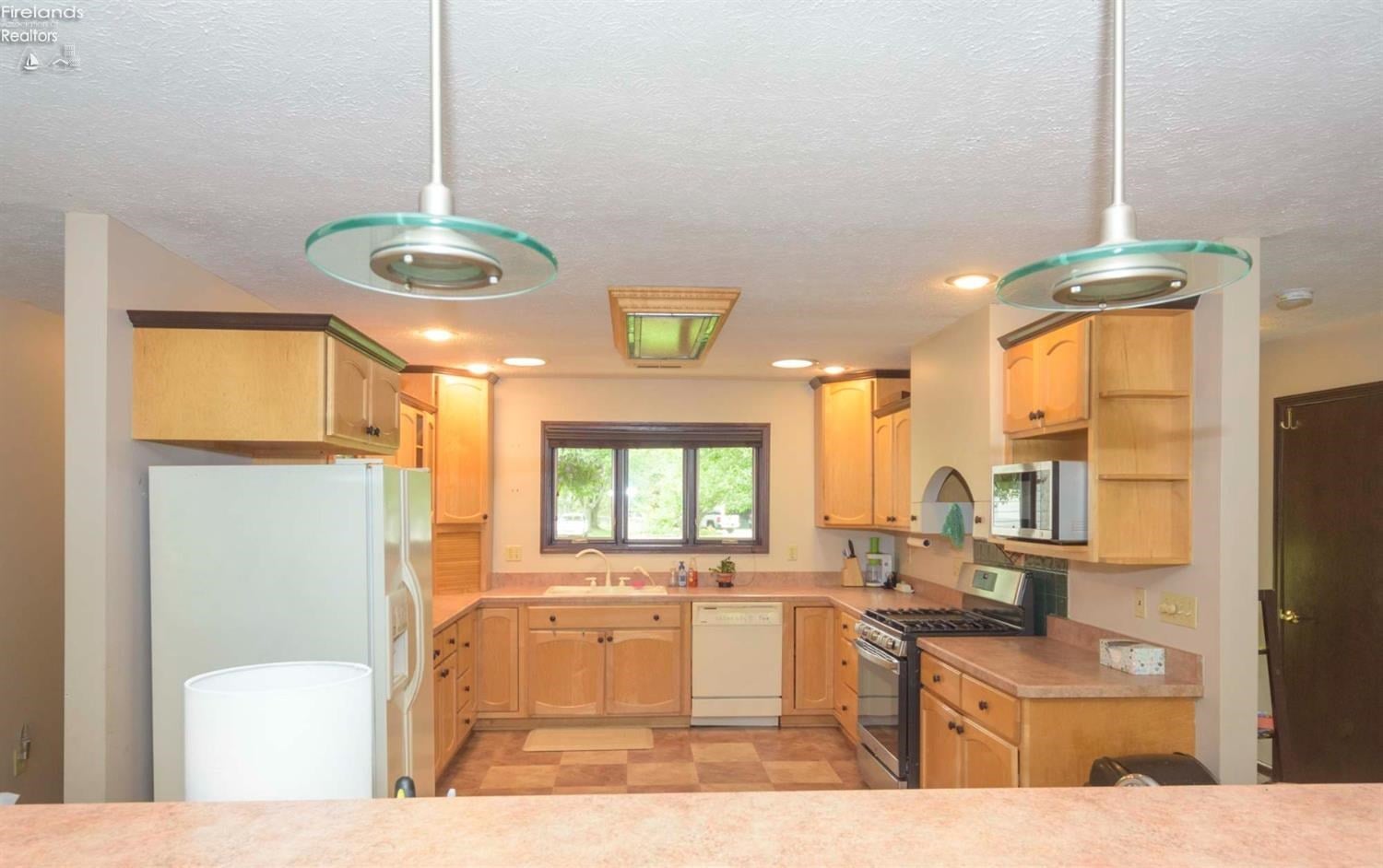 5609 McCartney Road Sandusky, OH 44870 - Photo 9 of 48 Gallery Image 9