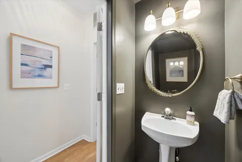$359,900 | 121 South Barton Trail, Batavia, IL 60510