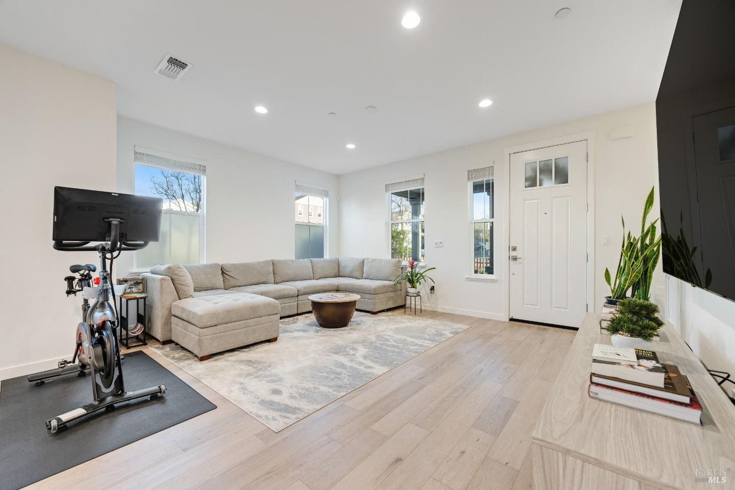 1747 Linden Lane Santa Rosa, CA 95404 - Photo 9 of 44