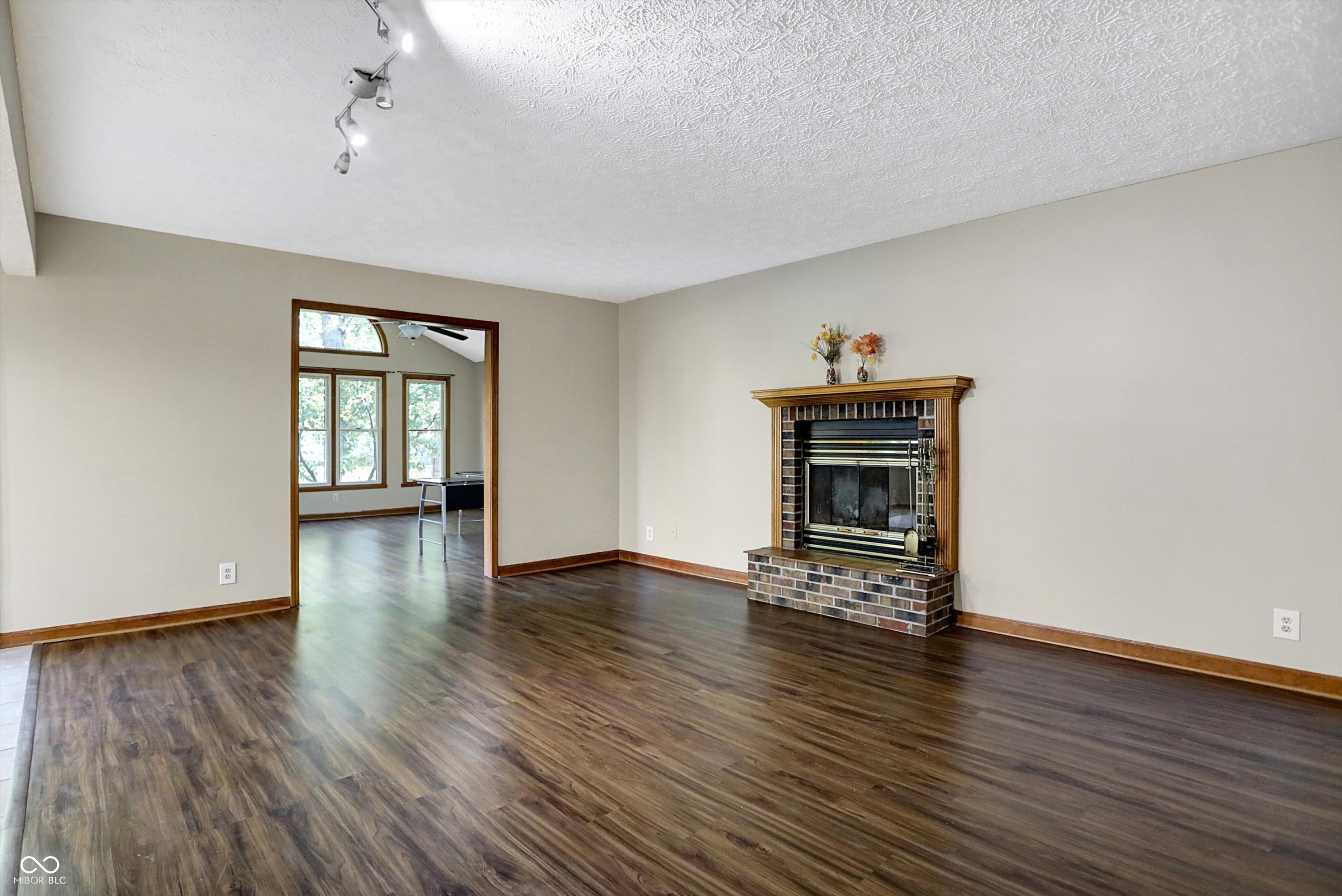 7631 Lippincott Way Indianapolis, IN 46268 - Photo 11 of 33