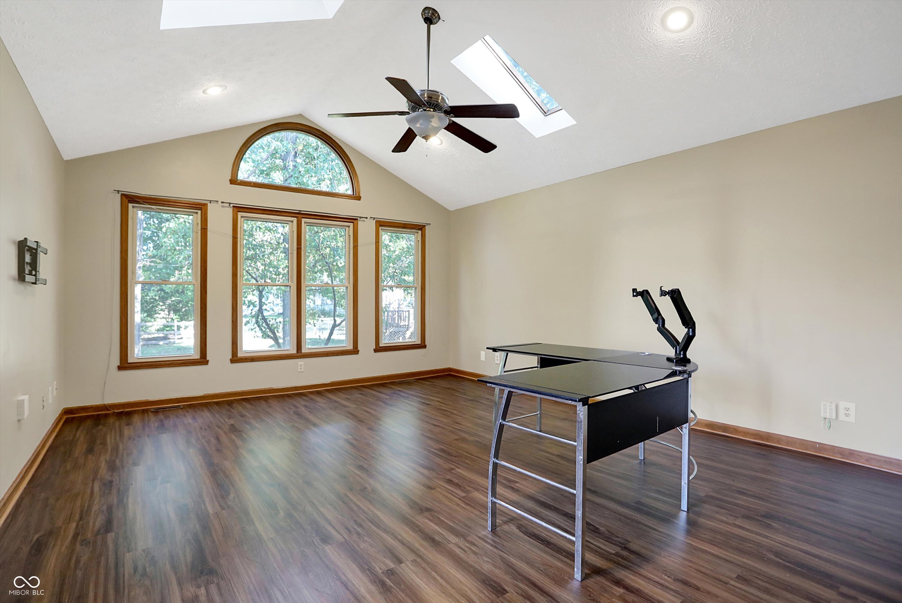 7631 Lippincott Way Indianapolis, IN 46268 - Photo 13 of 33