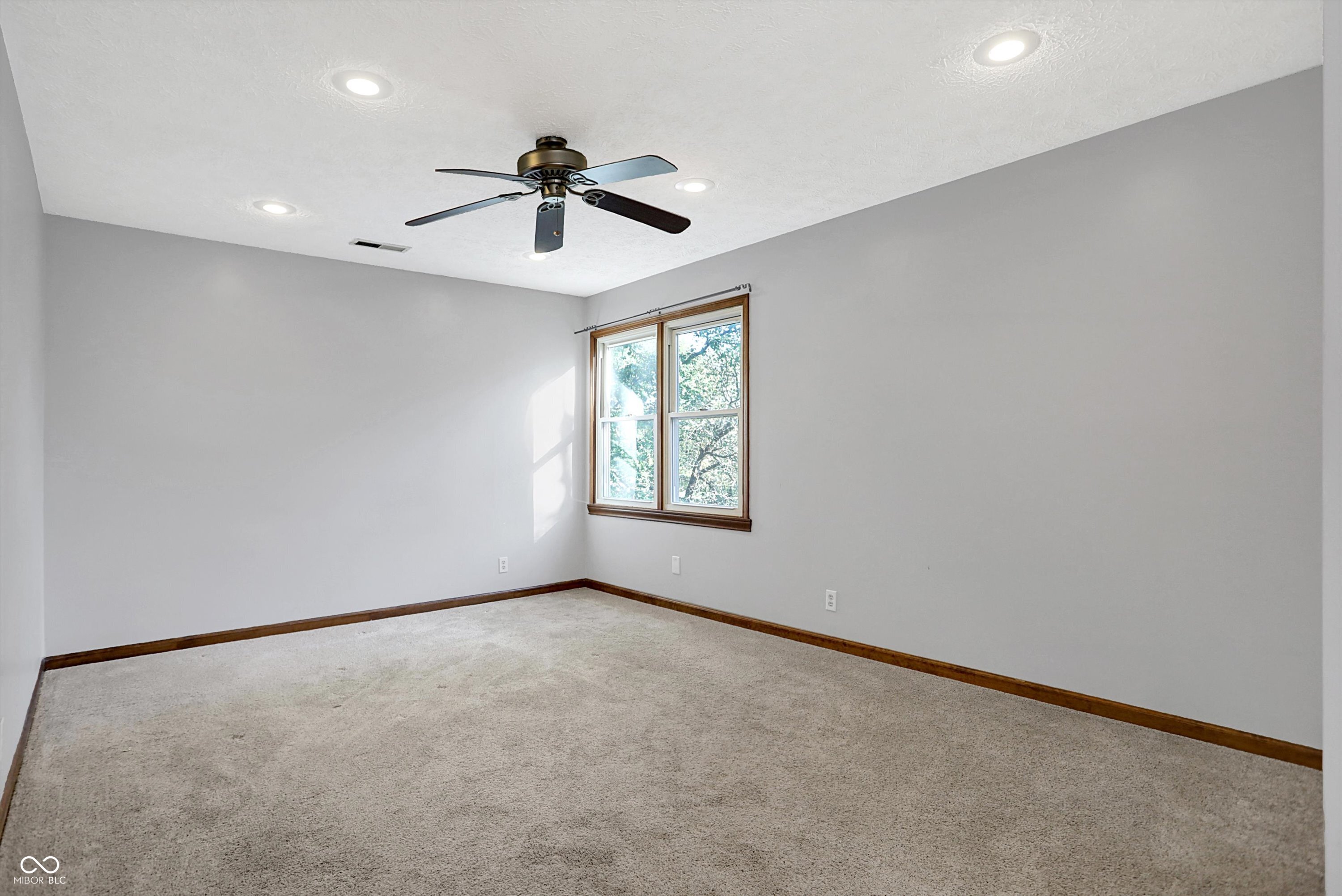 7631 Lippincott Way Indianapolis, IN 46268 - Photo 16 of 33