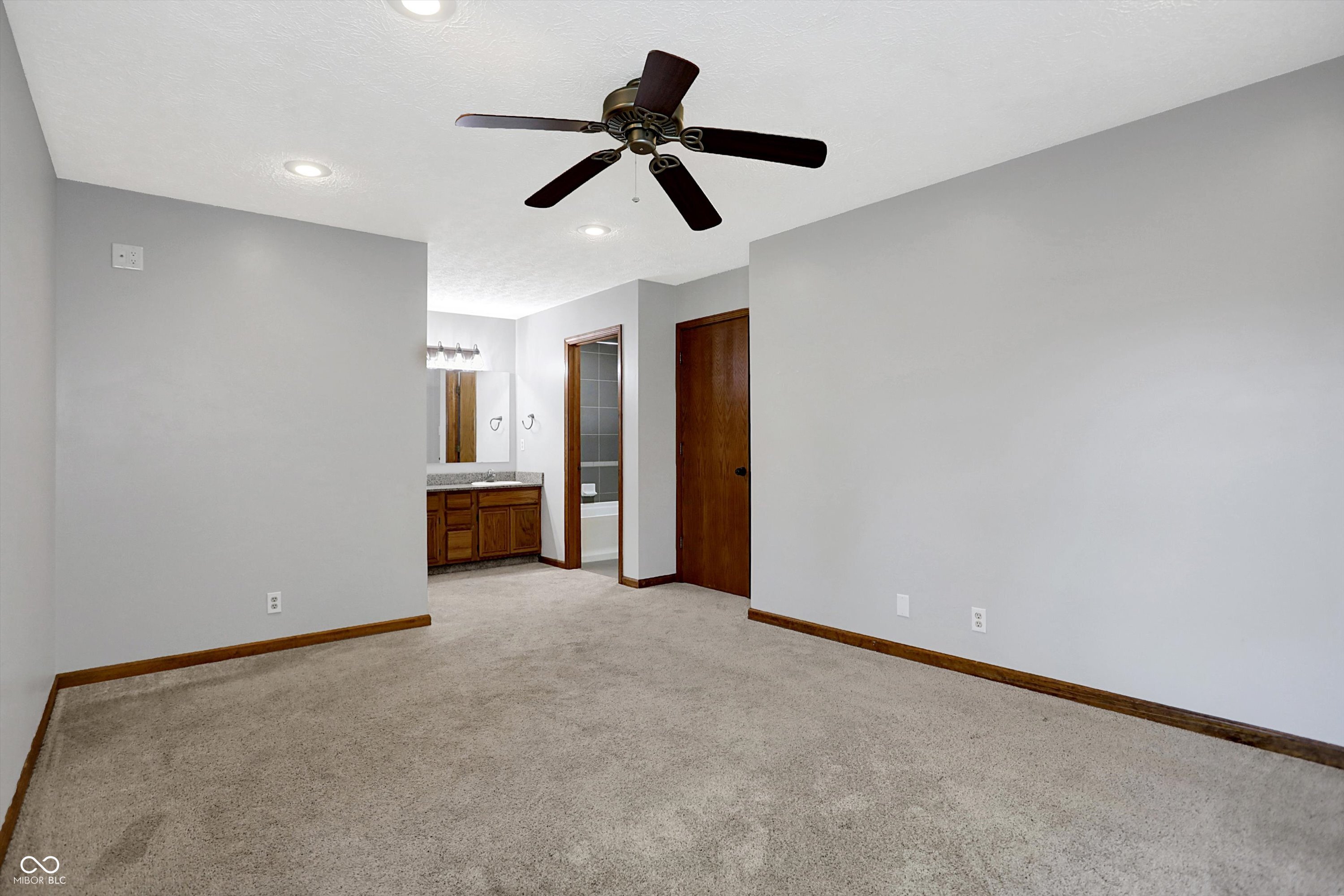 7631 Lippincott Way Indianapolis, IN 46268 - Photo 17 of 33