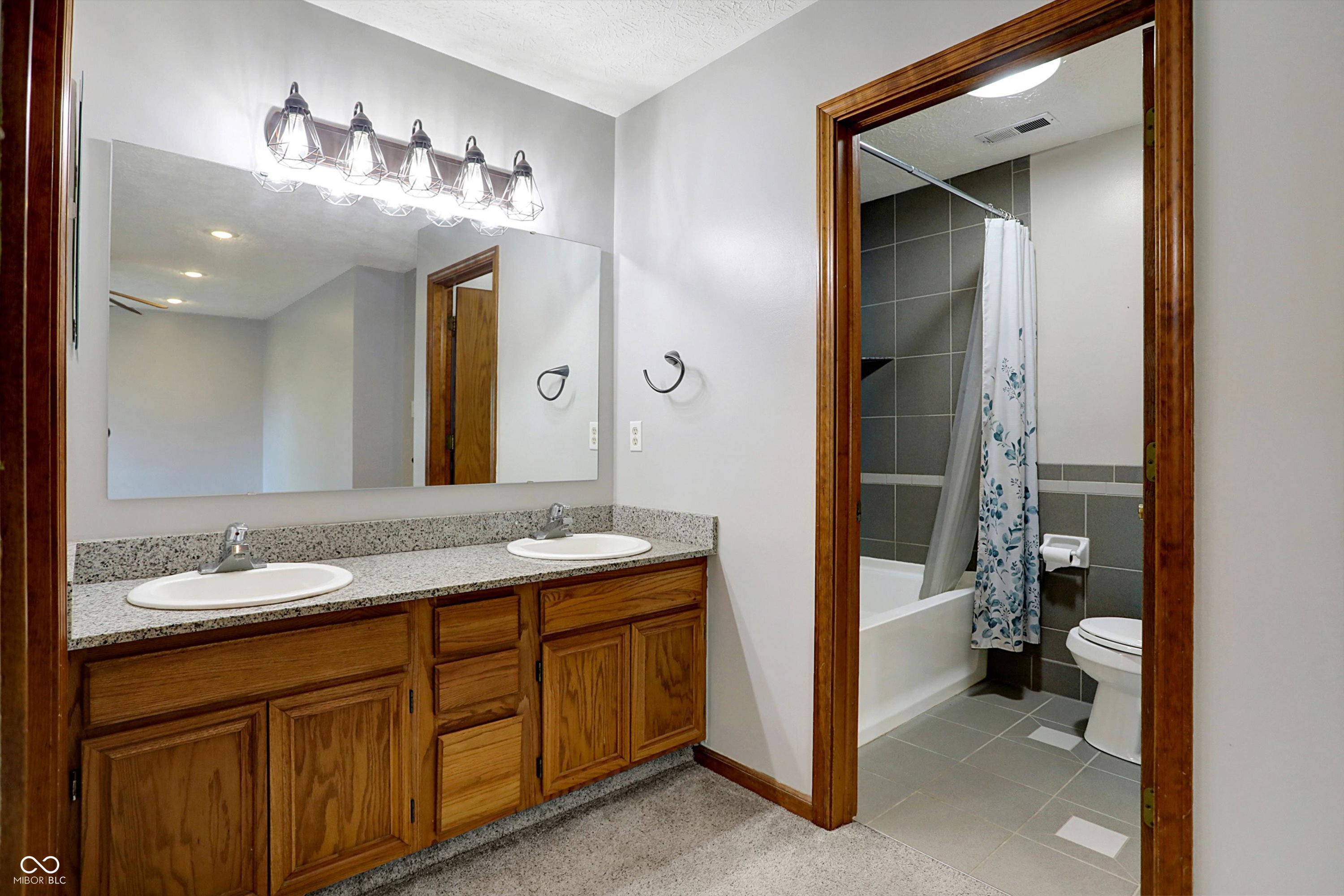 7631 Lippincott Way Indianapolis, IN 46268 - Photo 18 of 33