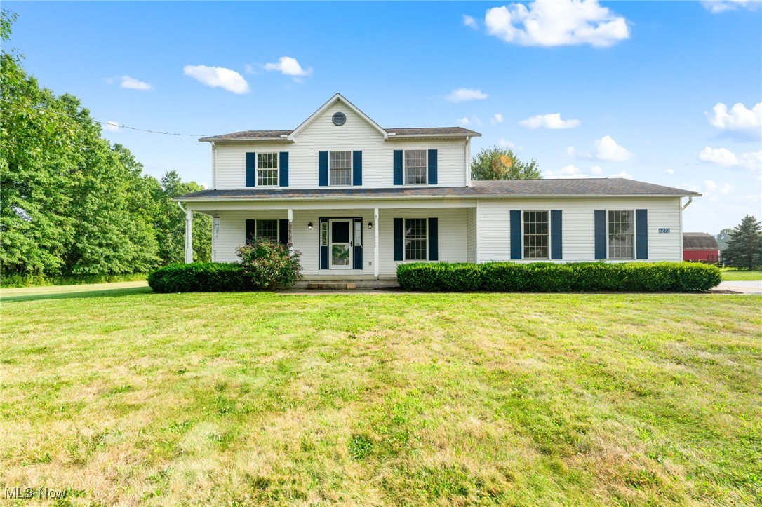 6272 Merwin Chase Road Brookfield, OH 44403 - Photo 1 of 38 View of front of home featuring a porch and a front lawn