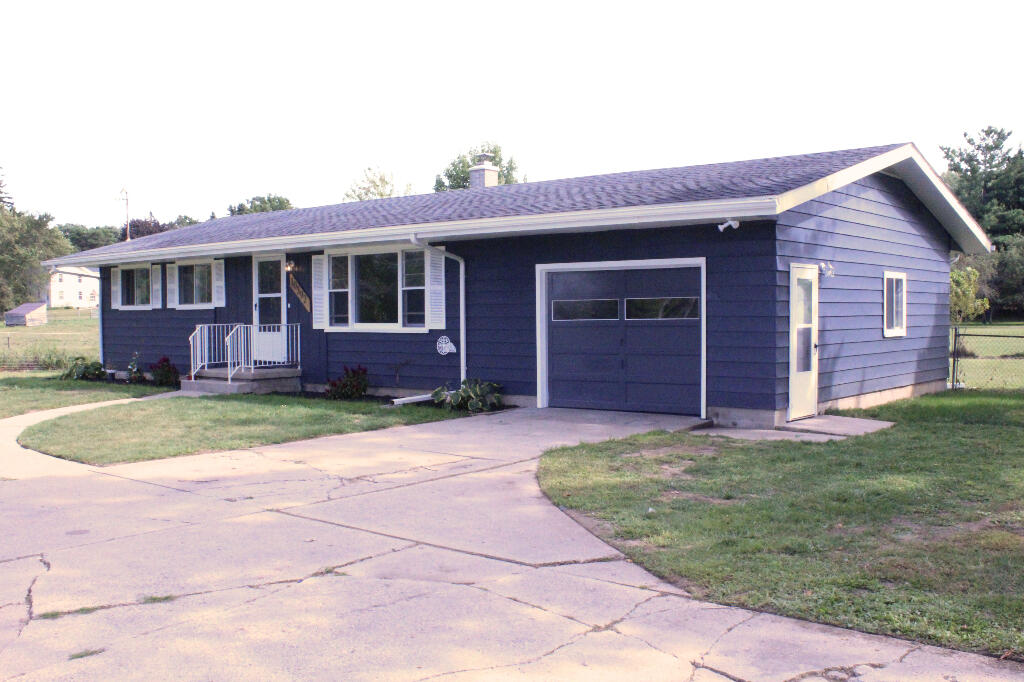 10392 Green Road Goodrich, MI 48438 - Photo 2 of 26 01