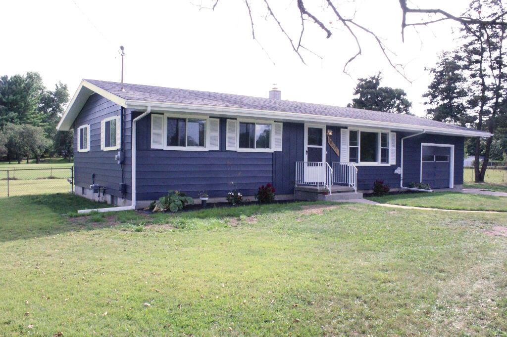10392 Green Road Goodrich, MI 48438 - Photo 3 of 26 02