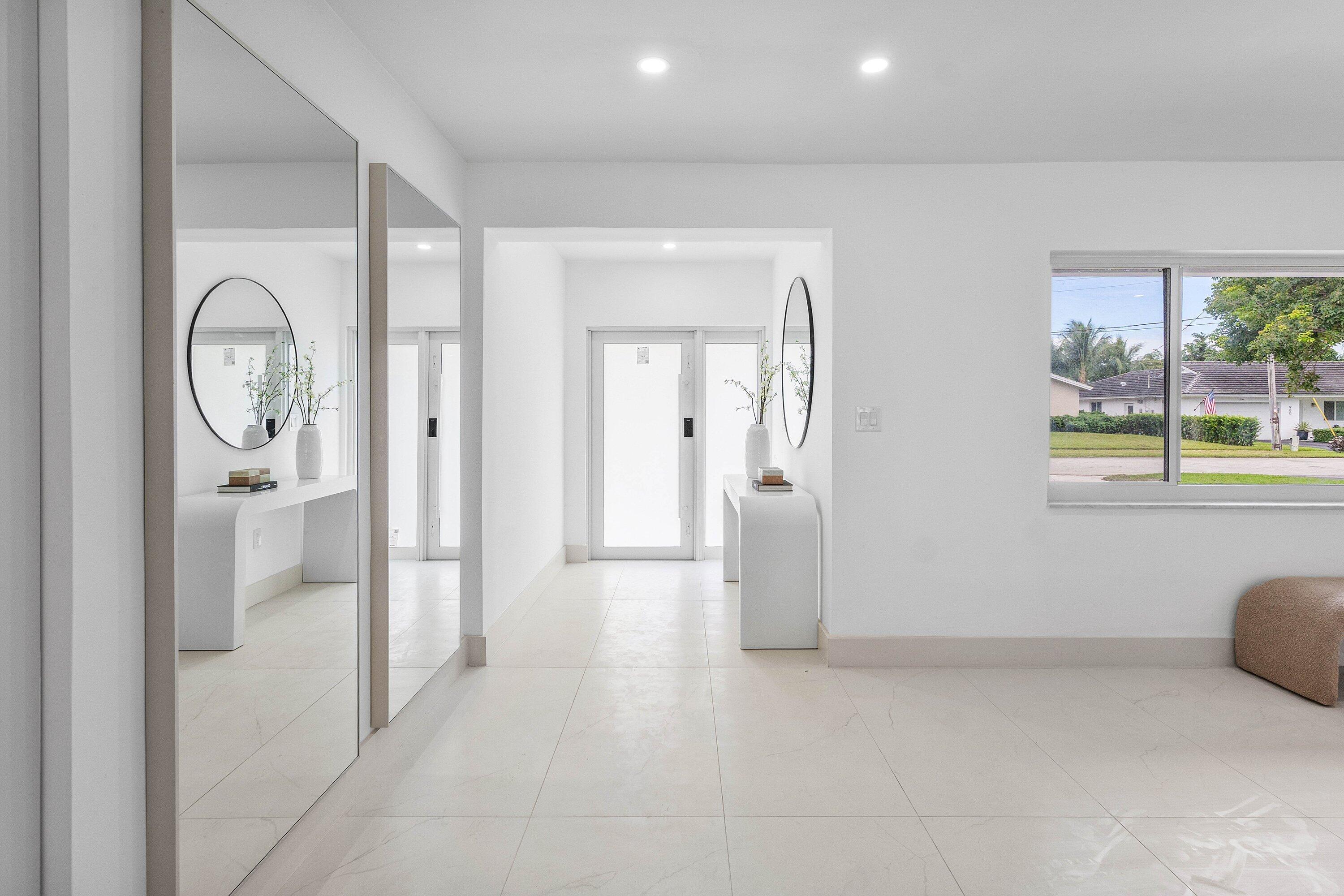 921 Southwest 11th Terrace Boca Raton, FL 33486 - Photo 2 of 18 005-921Southwest11thTerrace-BocaRaton-FL