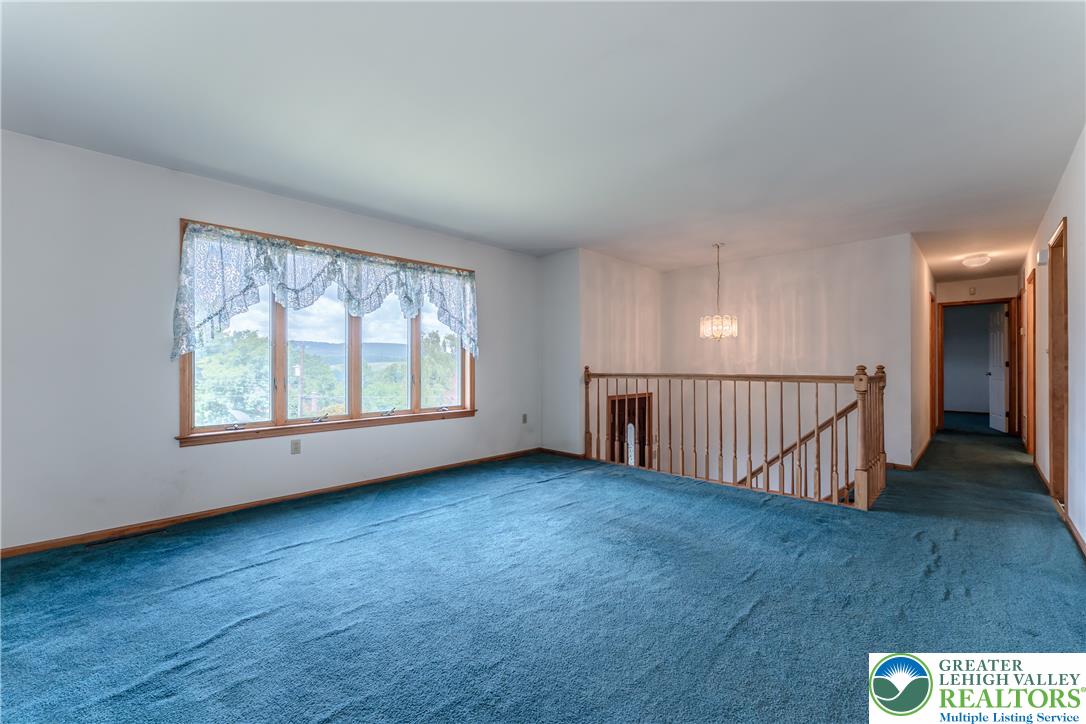 590 Airport Road Ashland, PA 17921 - Photo 15 of 51 Main Floor Living Room