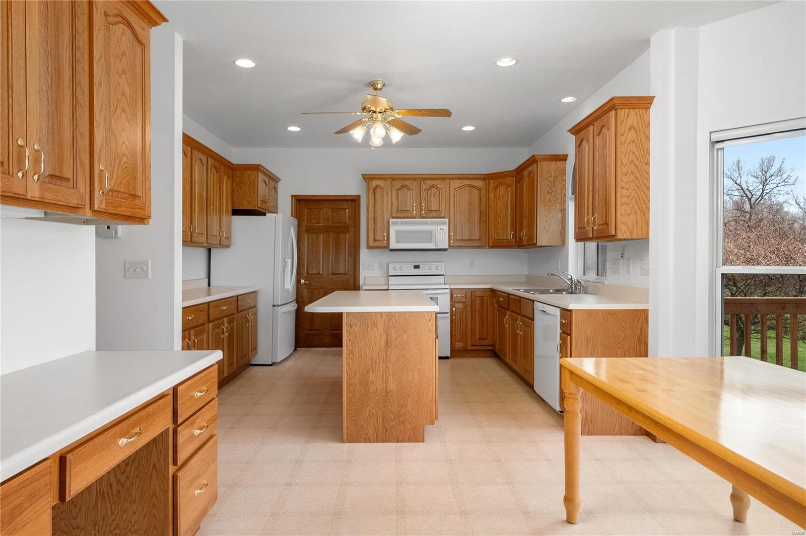 339 Kings Ridge Boulevard O'Fallon, IL 62269 - Photo 4 of 41