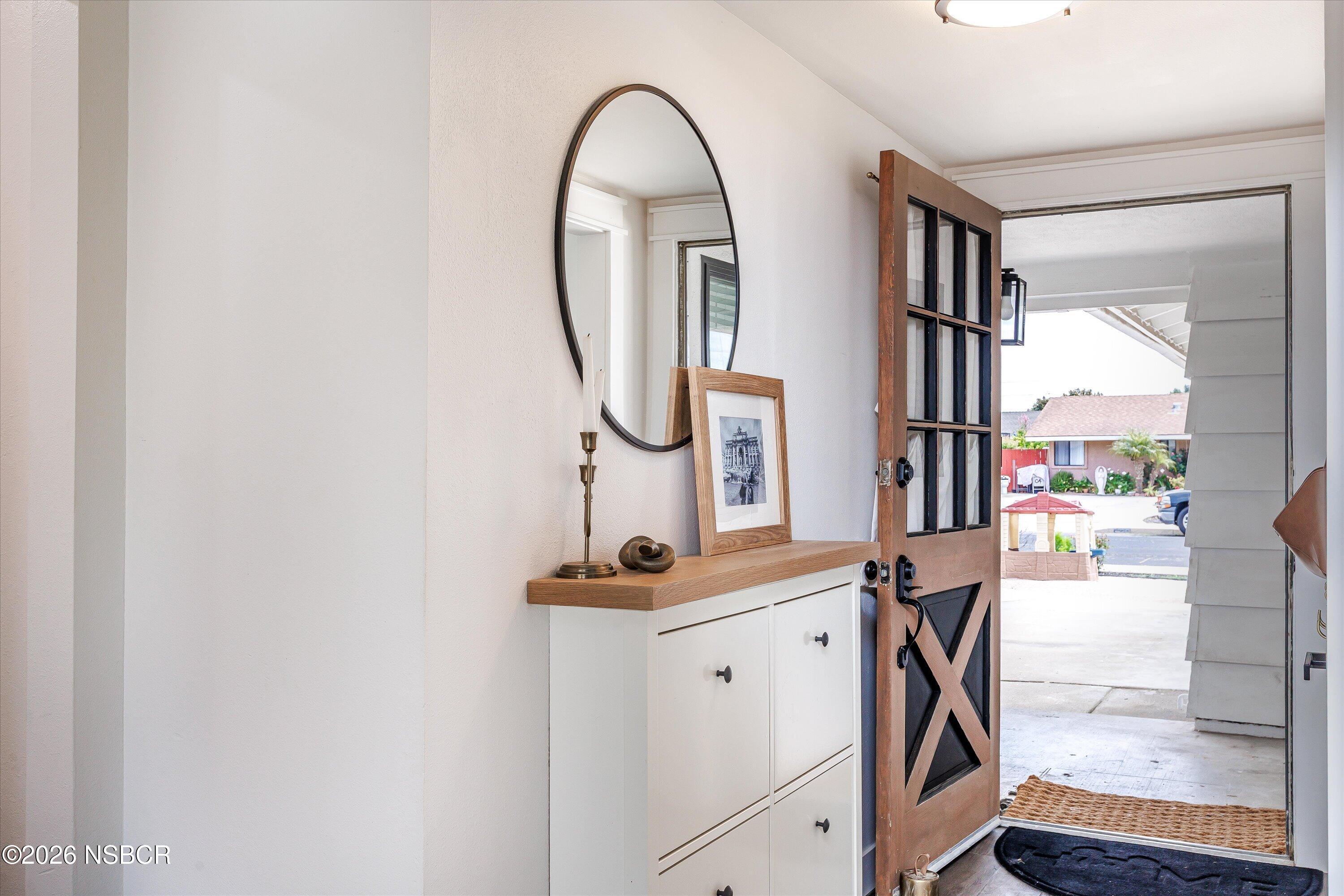1305 North First Place Lompoc, CA 93436 - Photo 3 of 19 Entryway