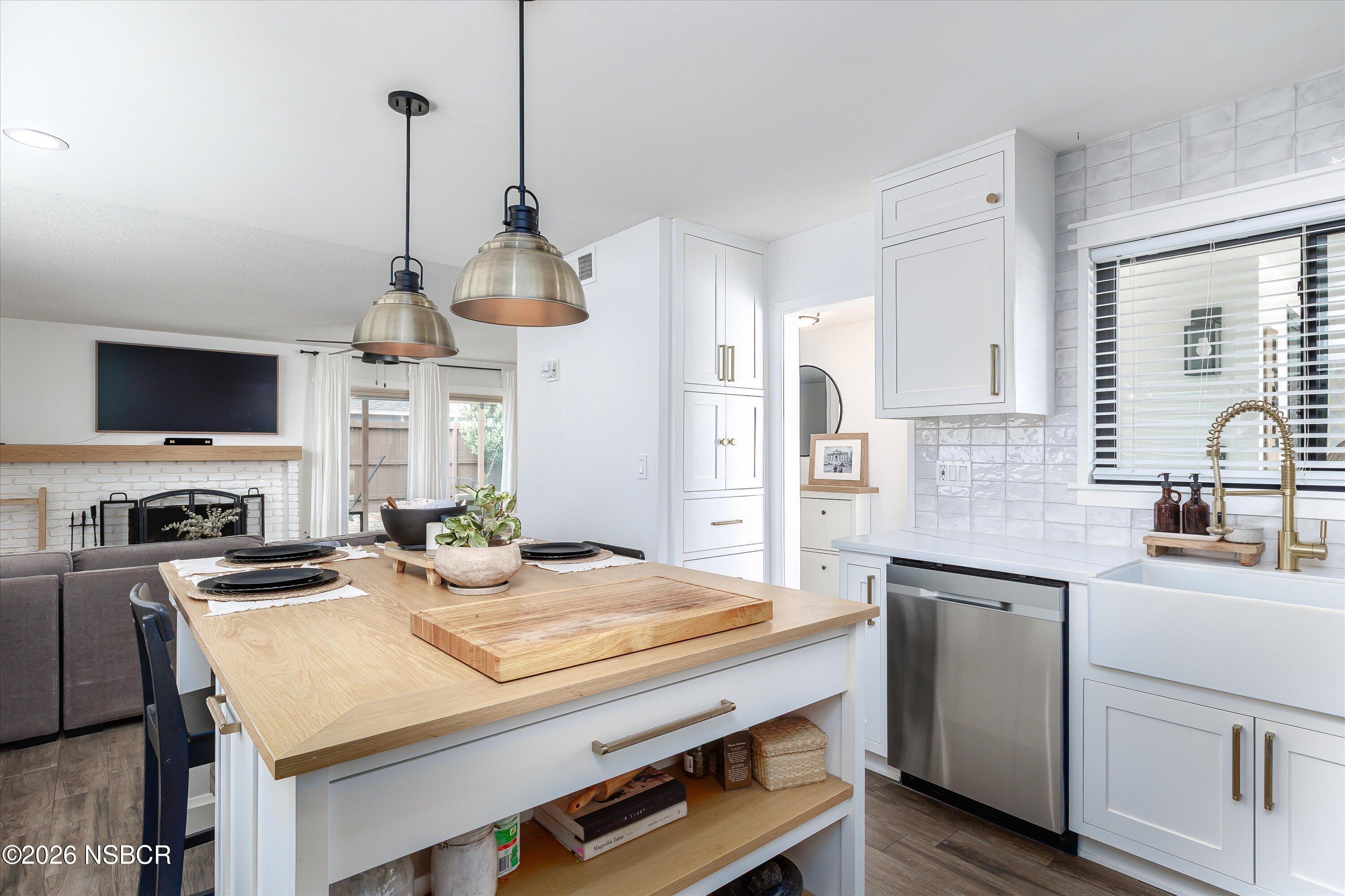 1305 North First Place Lompoc, CA 93436 - Photo 4 of 19 Kitchen