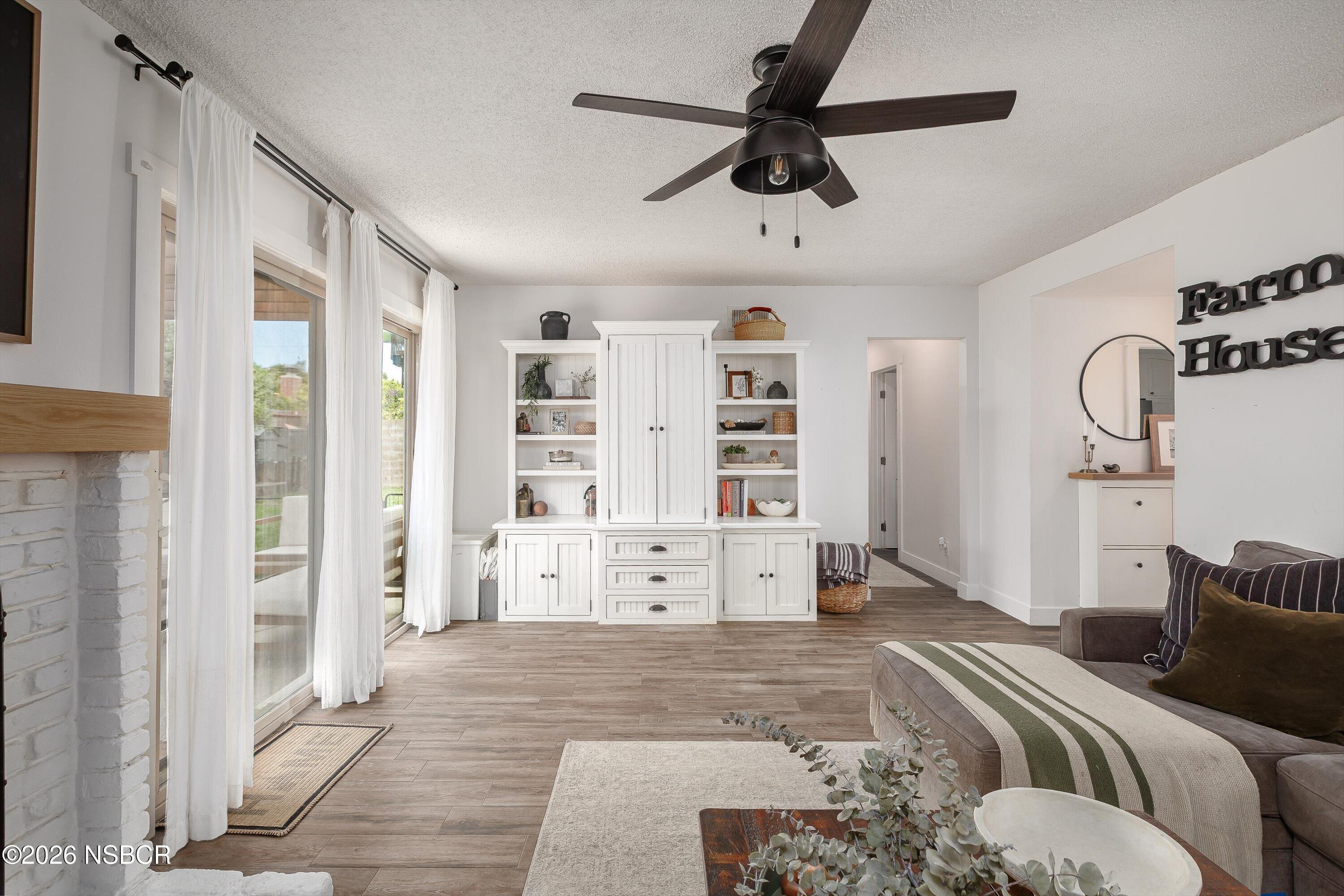 1305 North First Place Lompoc, CA 93436 - Photo 7 of 19 Living Room