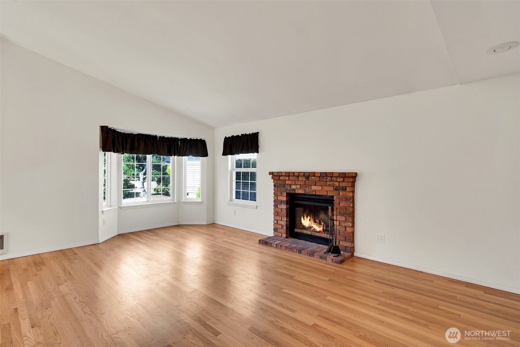 1010 Southwest 348th Place Federal Way, WA 98023 - Photo 7 of 36 Gallery Image 7