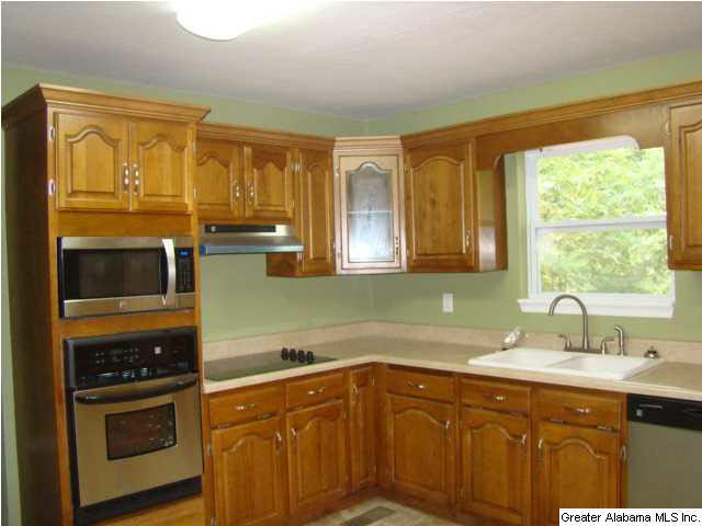 1024 Comanche Trail Anniston, AL 36206 - Photo 2 of 26