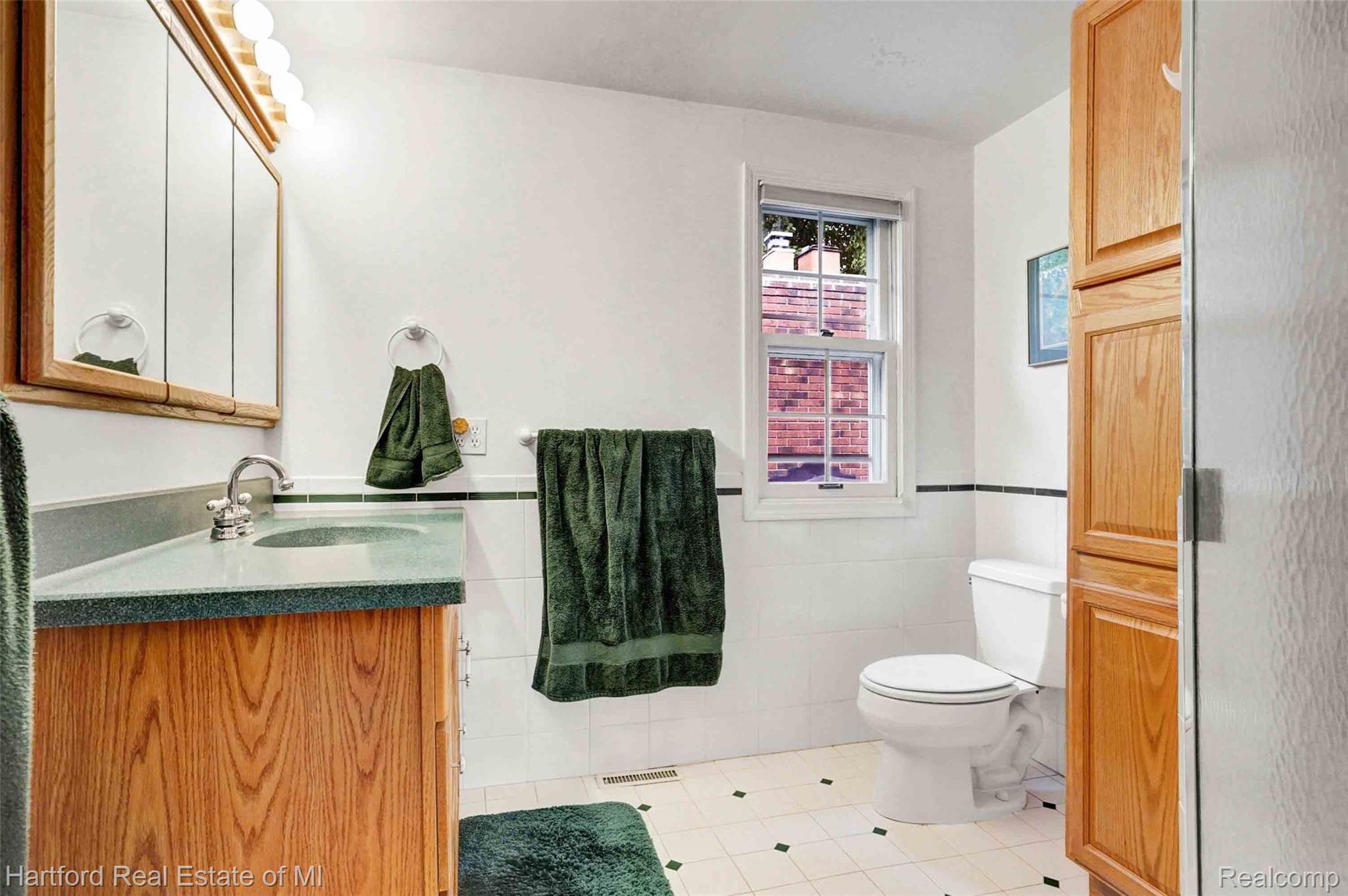 35767 Congress Road Farmington, MI 48335 - Photo 33 of 42 DSC01143.jpg