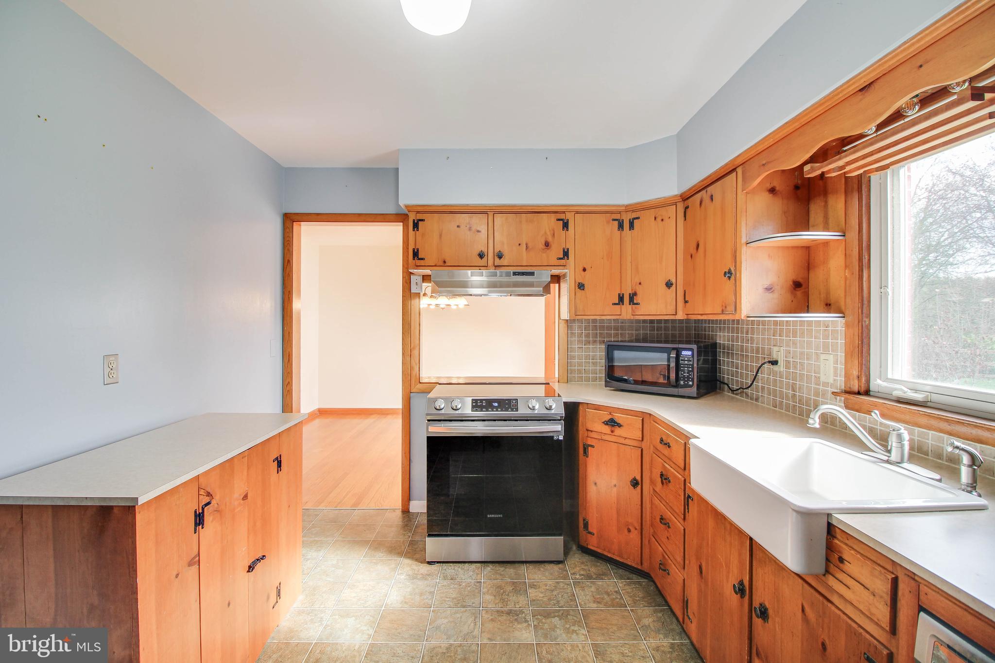 15753 Dover Road Upperco, MD 21155 - Photo 22 of 61 Extra counter & cabinet space