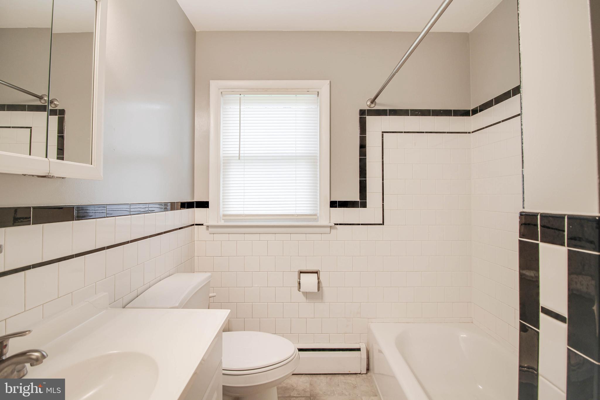 15753 Dover Road Upperco, MD 21155 - Photo 28 of 61 Full bath on main level