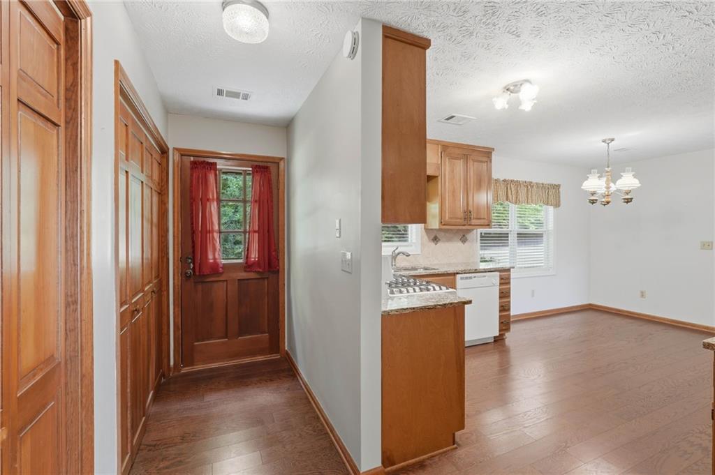 4920 McCoy Circle Cumming, GA 30040 - Photo 7 of 50 Gallery Image 7