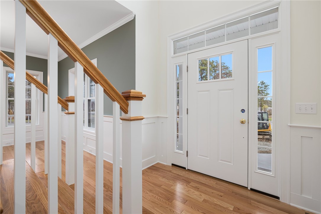 64 Cardinal Road Cranston, RI 02921 - Photo 4 of 31