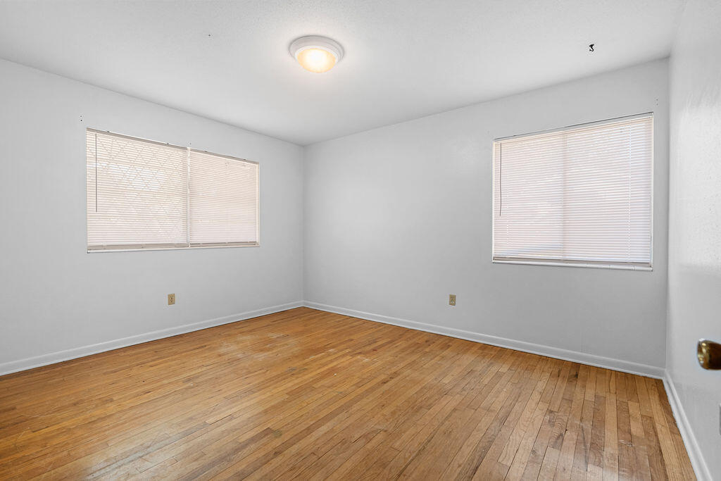 1623 18th Street Niceville, FL 32578 - Photo 24 of 41 an empty room with a window
