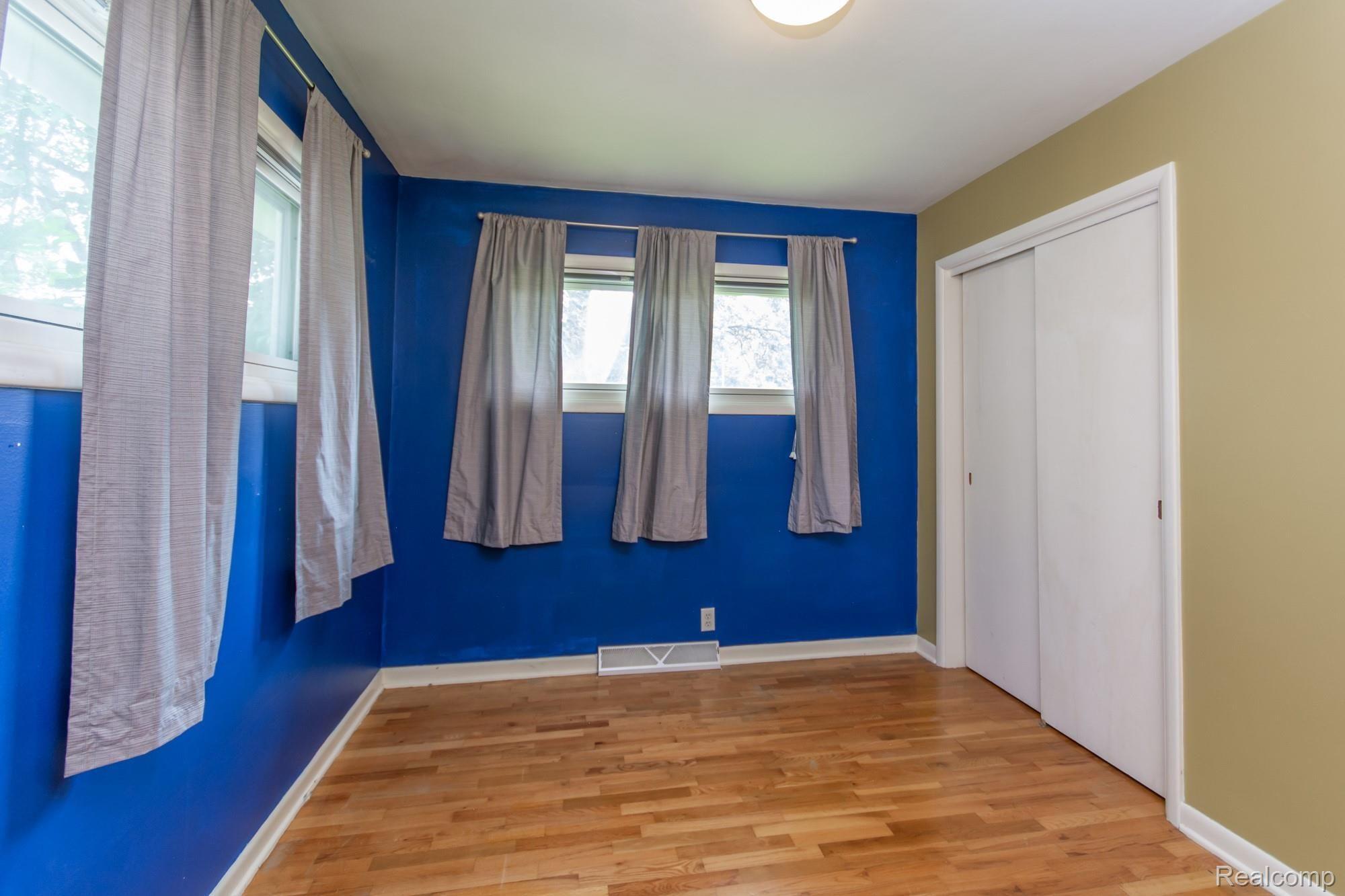 3313 Sunnylane Lansing, MI 48906 - Photo 4 of 21 DSC_1639.jpg